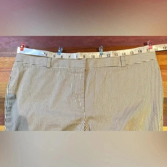 Talbots Signature Fit pinstripe capris, 12 - Picture 7 of 8